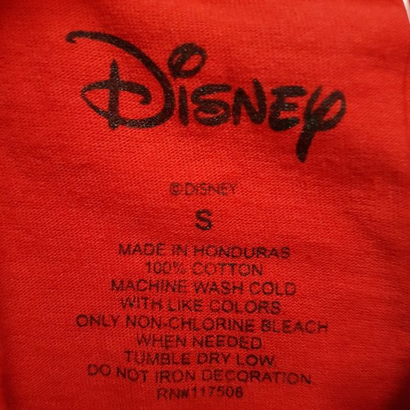 Disney Classic Mickey Mouse Men Red T-Shirt - NWT - Picture 5 of 5